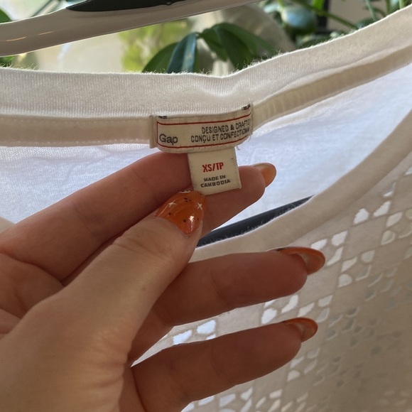 GAP | Eyelet White Short Sleeve Tee - Picture 3 of 8